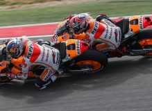 Il momento del contatto fra Pedrosa e Marquez ad Aragon