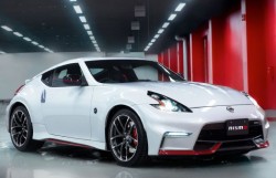2015-nissan-370z-nismo-front-side-view