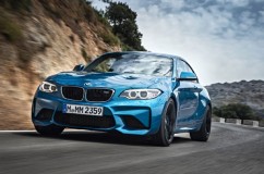 2016-BMW-M2-Coupe-front-three-quarter-in-motion-03
