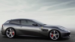 2016-Ferrari-GTC-4-Lusso-2