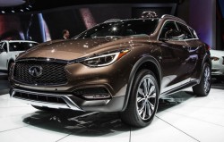 2017-Infiniti-QX30-LA-102-876x535