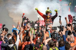 cairoli-celebrates