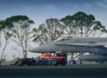 Infiniti-Red-Bull-contro-F18-Hornet-1[1]