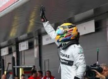 Lewis-Hamilton-Nurburgring-2013