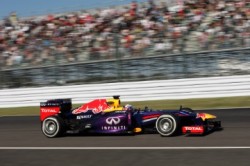 La Red Bull di Sebastian Vettel è la più veloce anche a Suzuka