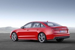 Audi, aggiornamenti per gamma Q3 e sportive S6/RS6 Avant