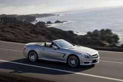 mercedes-sl-63-amg-su-strada