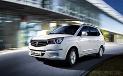 nuova-ssangyong-rodius-le-prime-foto_1