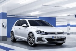 volkswagen-golf-gte-2017_1